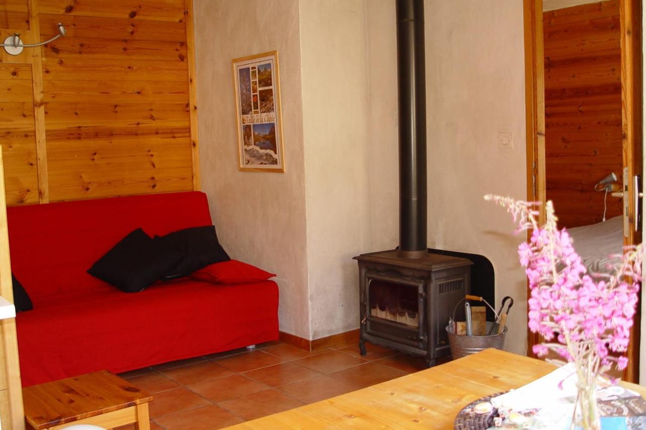 Le Leyrier Hameau Des Chazals Nevache Hautes Alpes Exteriör bild