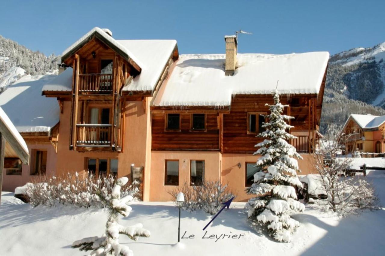 Le Leyrier Hameau Des Chazals Nevache Hautes Alpes Exteriör bild