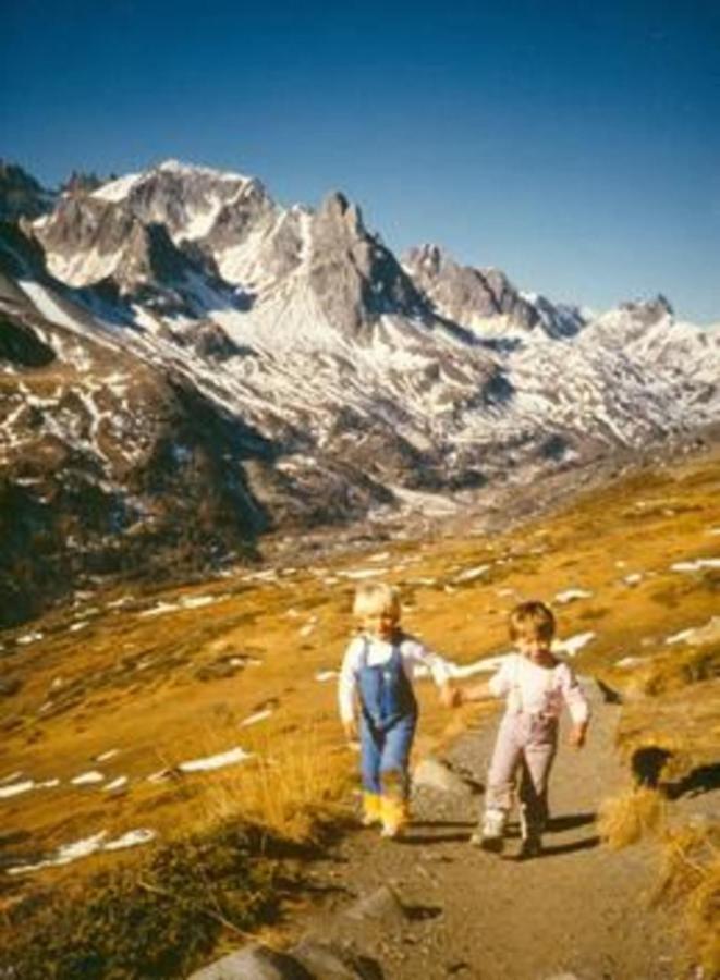 Le Leyrier Hameau Des Chazals Nevache Hautes Alpes Exteriör bild